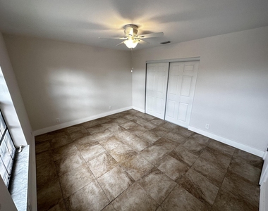 4326 Woodstock Drive - Photo Thumbnail 24