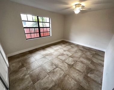 4326 Woodstock Drive - Photo Thumbnail 12