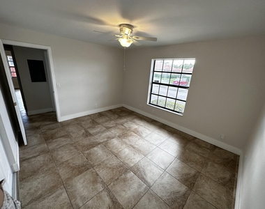 4326 Woodstock Drive - Photo Thumbnail 25