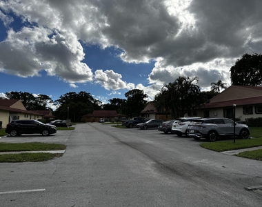 4326 Woodstock Drive - Photo Thumbnail 7