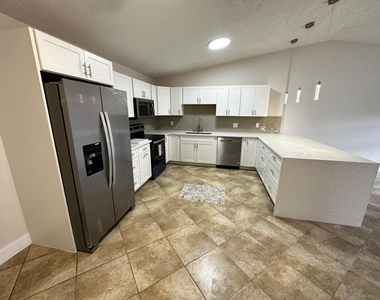 4326 Woodstock Drive - Photo Thumbnail 28