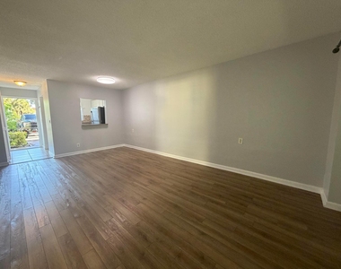 9915 Sandalfoot Boulevard - Photo Thumbnail 22