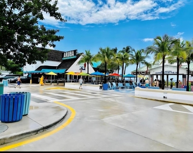 1920 Ne 51st Court Ne - Photo Thumbnail 14