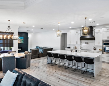 596 N Cypress Drive - Photo Thumbnail 8