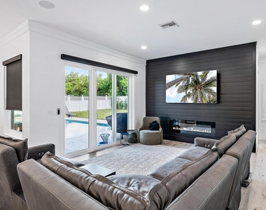 596 N Cypress Drive - Photo Thumbnail 13