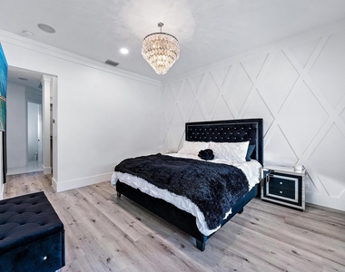 596 N Cypress Drive - Photo Thumbnail 16