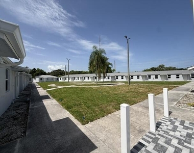 4393 Windsor Avenue - Photo Thumbnail 21