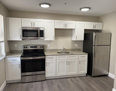 4393 Windsor Avenue - Photo Thumbnail 5