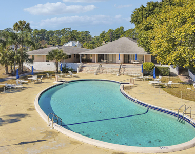 7 Greenway Village N - Photo Thumbnail 23