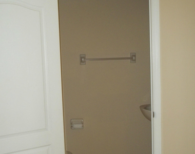 2132 Se Eatonville Drive - Photo Thumbnail 6