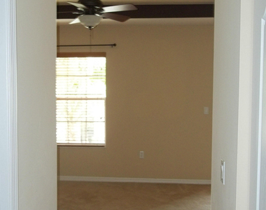 2132 Se Eatonville Drive - Photo Thumbnail 12
