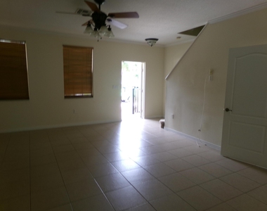 2132 Se Eatonville Drive - Photo Thumbnail 3