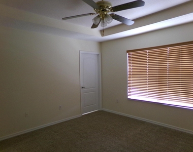 2132 Se Eatonville Drive - Photo Thumbnail 16