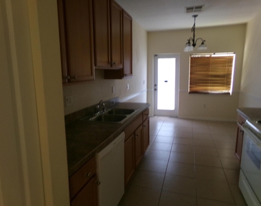 2132 Se Eatonville Drive - Photo Thumbnail 9