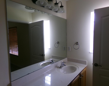 2132 Se Eatonville Drive - Photo Thumbnail 20
