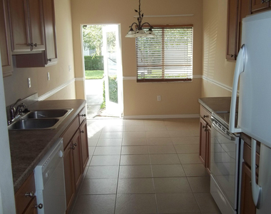 2132 Se Eatonville Drive - Photo Thumbnail 5
