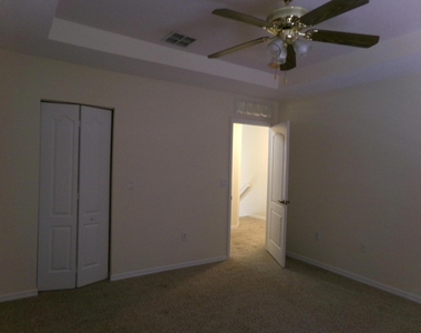 2132 Se Eatonville Drive - Photo Thumbnail 15