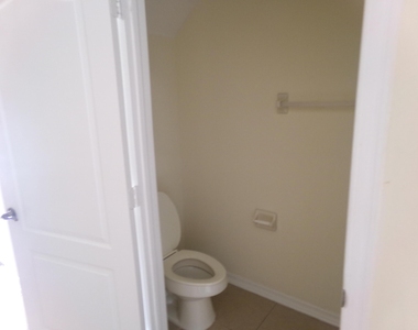 2132 Se Eatonville Drive - Photo Thumbnail 7