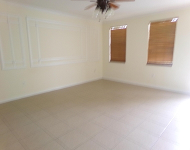 2132 Se Eatonville Drive - Photo Thumbnail 4