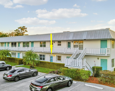 2929 Se Ocean Boulevard - Photo Thumbnail 1