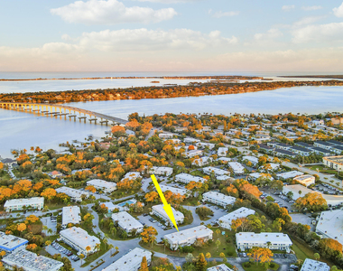 2929 Se Ocean Boulevard - Photo Thumbnail 3