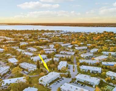 2929 Se Ocean Boulevard - Photo Thumbnail 2