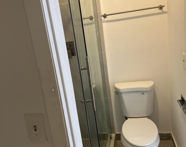 5335 Nw 5th Street - Photo Thumbnail 5