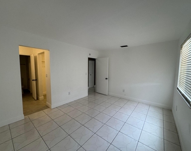 5335 Nw 5th Street - Photo Thumbnail 17