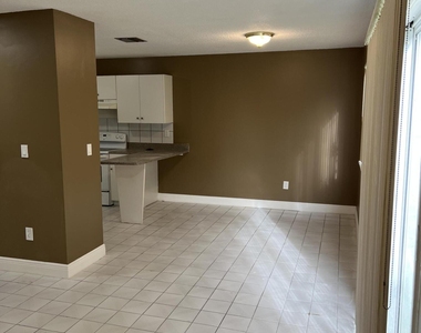 5335 Nw 5th Street - Photo Thumbnail 3