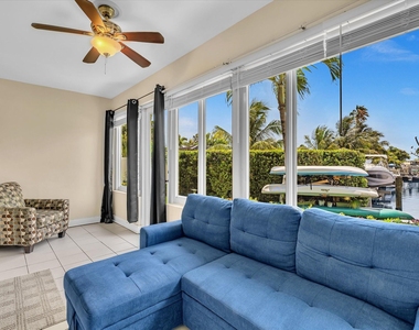 461 Se 19th Avenue - Photo Thumbnail 8