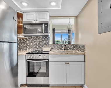 461 Se 19th Avenue - Photo Thumbnail 17