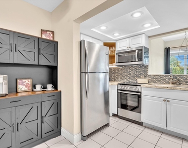 461 Se 19th Avenue - Photo Thumbnail 16