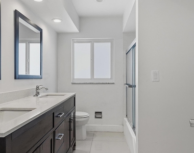 2910 Ne 40th Court - Photo Thumbnail 18
