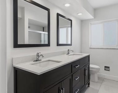 2910 Ne 40th Court - Photo Thumbnail 17