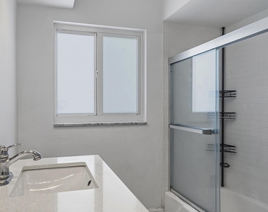 2910 Ne 40th Court - Photo Thumbnail 19