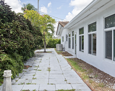 2910 Ne 40th Court - Photo Thumbnail 45