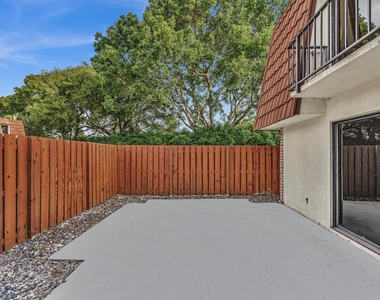 3319 Spanish Wells Drive - Photo Thumbnail 10