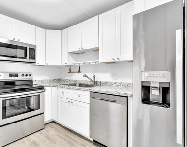 3319 Spanish Wells Drive - Photo Thumbnail 5