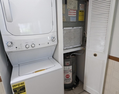 711 Sunny Pine Way - Photo Thumbnail 7
