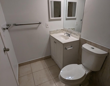 711 Sunny Pine Way - Photo Thumbnail 22