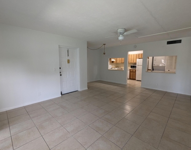 711 Sunny Pine Way - Photo Thumbnail 5