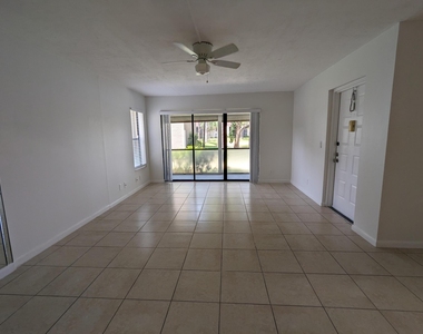 711 Sunny Pine Way - Photo Thumbnail 3