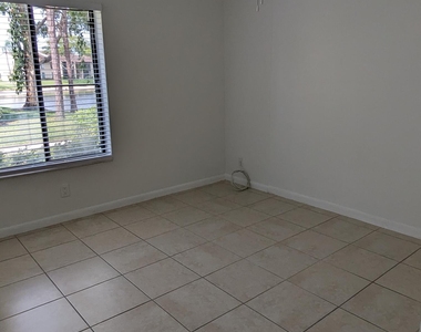 711 Sunny Pine Way - Photo Thumbnail 13