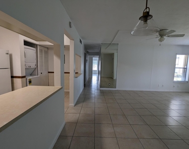 711 Sunny Pine Way - Photo Thumbnail 9