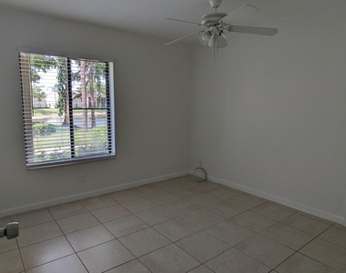 711 Sunny Pine Way - Photo Thumbnail 14