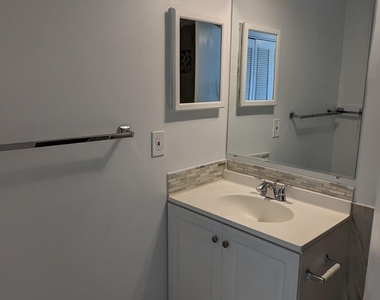711 Sunny Pine Way - Photo Thumbnail 20