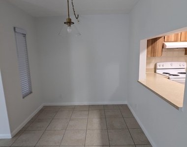 711 Sunny Pine Way - Photo Thumbnail 10