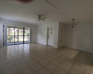 711 Sunny Pine Way - Photo Thumbnail 4