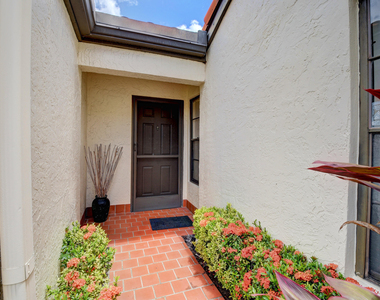 5895 Autumn Lake Lane - Photo Thumbnail 2