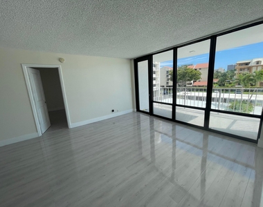 336 Golfview Road - Photo Thumbnail 2